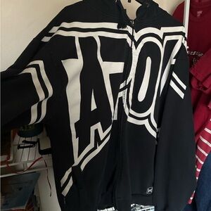 Tapout Big Logo Zip-up Hoodie Sweatshirt